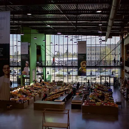 Fresh & Parking شقة براتسيلافا